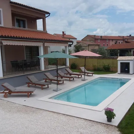 Holiday home Danica Smoljanci
